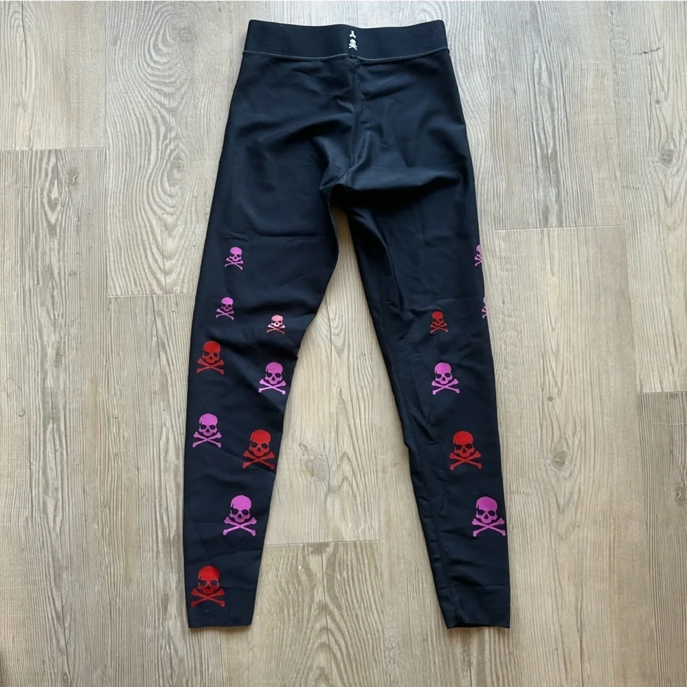 ULTRACOR x SoulCycle Scatter Skull Leggings Size Medium Women’s workout pants - Picture 4 of 10